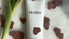 Medik8 Surface Radiance Cleanse 150ml Очищуючий гель з АНА-кислотами і екстрактом мангостана &mdash; Фото 12